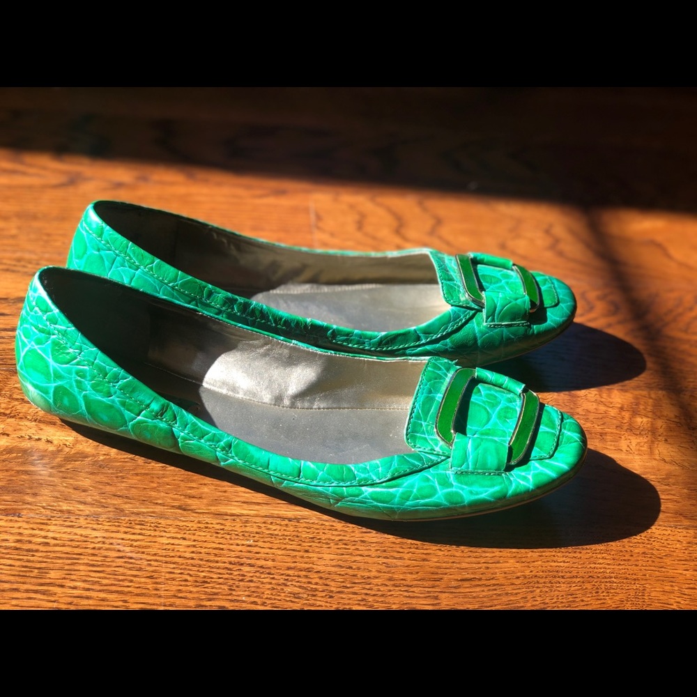Green leather snakeskin print loafers